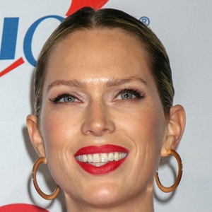 Erin Foster, 43 (Attrice TV)