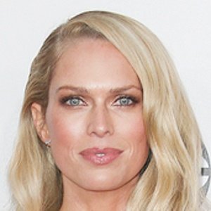 Erin Foster, 43 (电视女演员)
