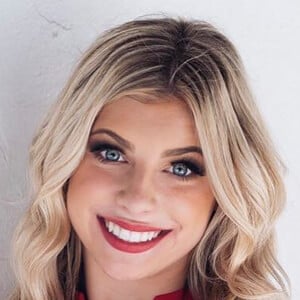 Erin Pellet, 24 (啦啦队长)