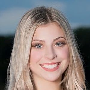 Erin Pellet, 24 (Cheerleader)