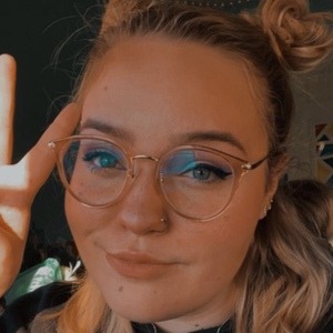 Erin Pettey, 25 (TikTok Star)