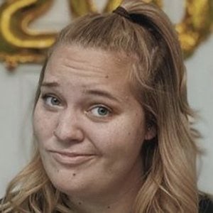 Erin Pettey, 25 (TikTok Star)