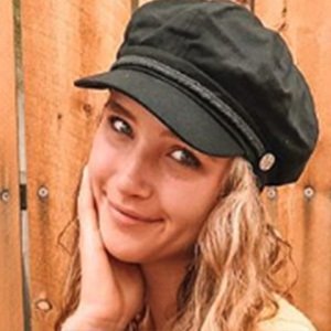 Erin Thumann, 26 (Model)