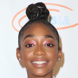 Eris Baker, 20 (TV Actress)