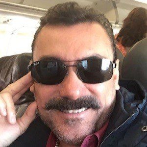 Ernesto Pérez, 61 (Cantante di musica mondiale)