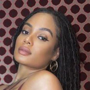 Essence Tatiana image 5