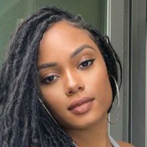 Essence Tatiana, 32 (Star d'Instagram)