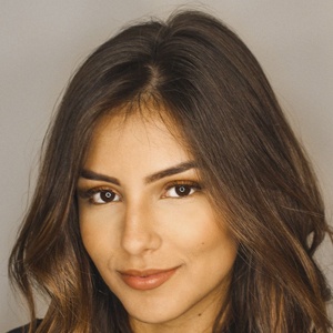 Estela Newbold, 28 (Instagram Star)