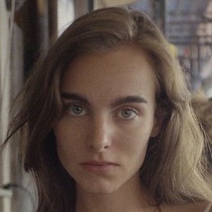 Estella Brons, 30 (模特)