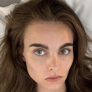 Estella Brons, 30 (模特)