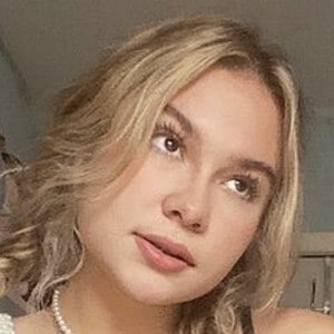 Ester Dobrik image 3