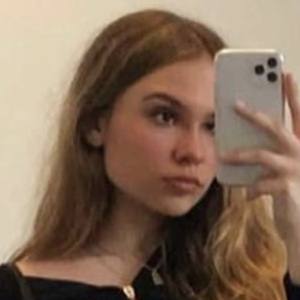 Ester Dobrik image 6