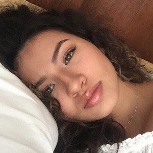 Esther Minc, 26 (YouTube明星)