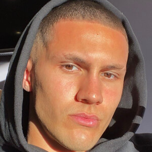 Ethan Aveiro, 25 (現實之星)