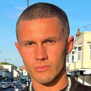 Ethan Aveiro, 25 (现实之星)