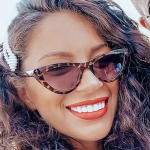 Eva Kaltsi, 37 (Model)