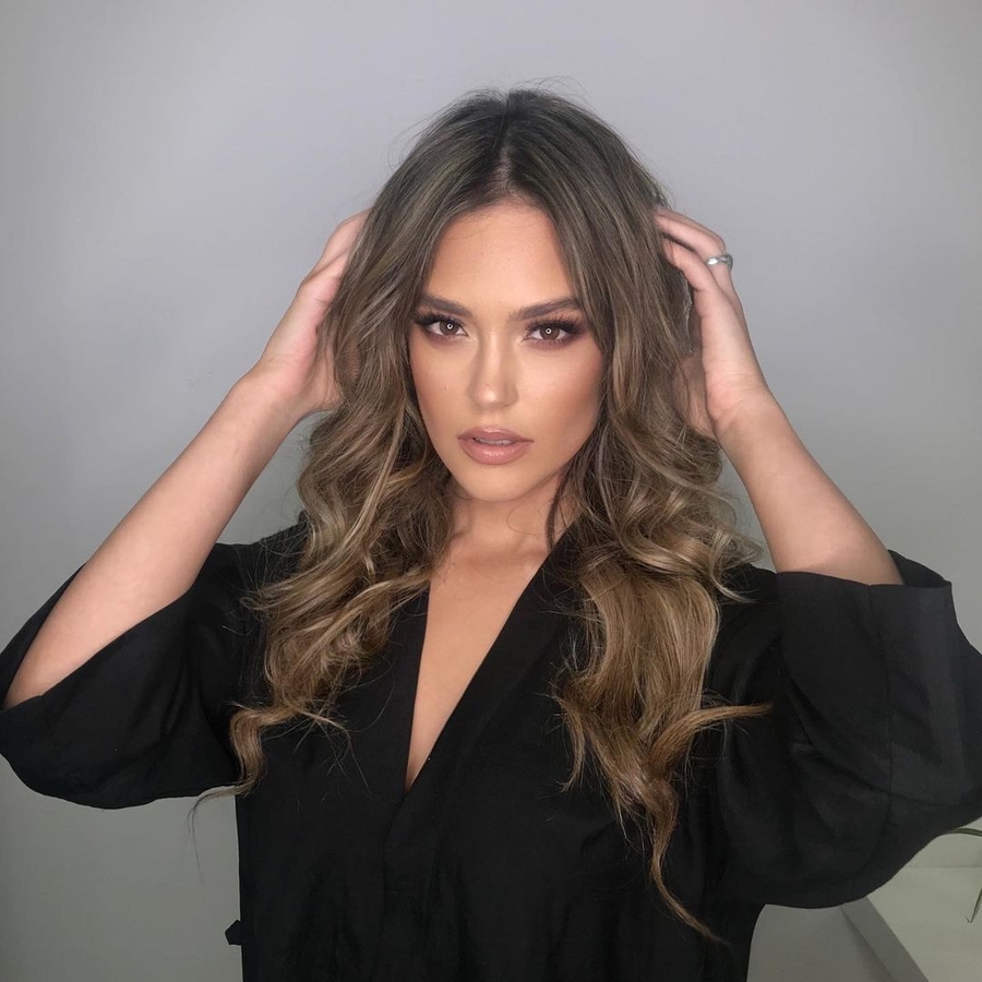 Eva Murati, 30 (Người dẫn chương trình)