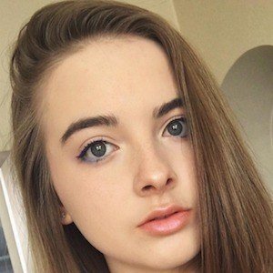 Eve Bennett, 25 (YouTube Star)