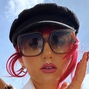 Eve-Lily, 28 (TikTok Star)