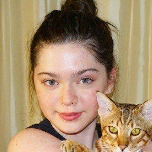 Eve Moon, 22 (電視女演員)