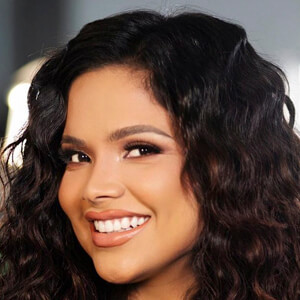 Evelyn Vanessa Calderón, 38 (TV Show Host)