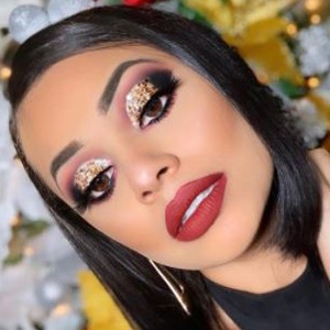 Evette Santos, 29 (Instagram明星)