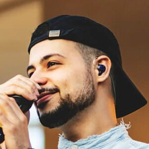 Fabien, 32 (Beatboxer)