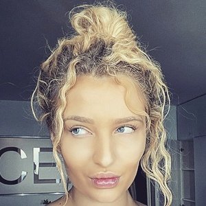 Fabiola Volkers, 25 (Model)