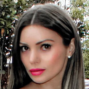 Faloon Larraguibel, 36 (模特)