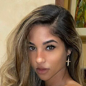 Farah Diva Abad, 27 (Instagram明星)