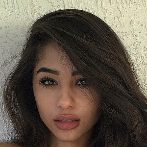 Farah Diva Abad, 27 (Estrella de Instagram)