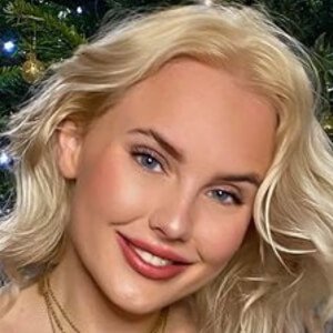 Faye Bate, 28 (YouTube-ster)