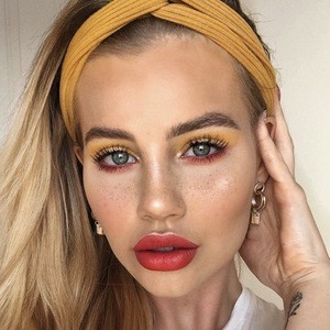 Felicia Aveklew, 28 (Star di YouTube)