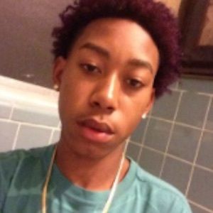 Fendibuh, 23 (Instagram明星)