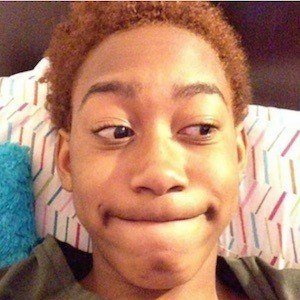 Fendibuh, 23 (Instagram Star)