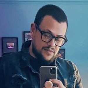 Filipe Oliveira, 37 (YouTube Star)