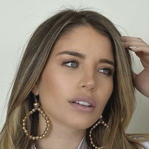 Flavia Laos, 26 (Atriz De Televisão)
