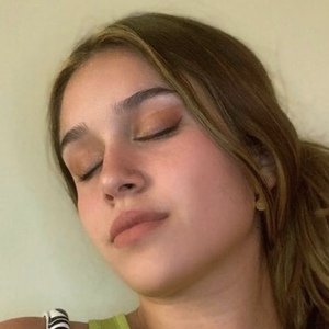 Flavia Martins, 19 (TikTok Star)