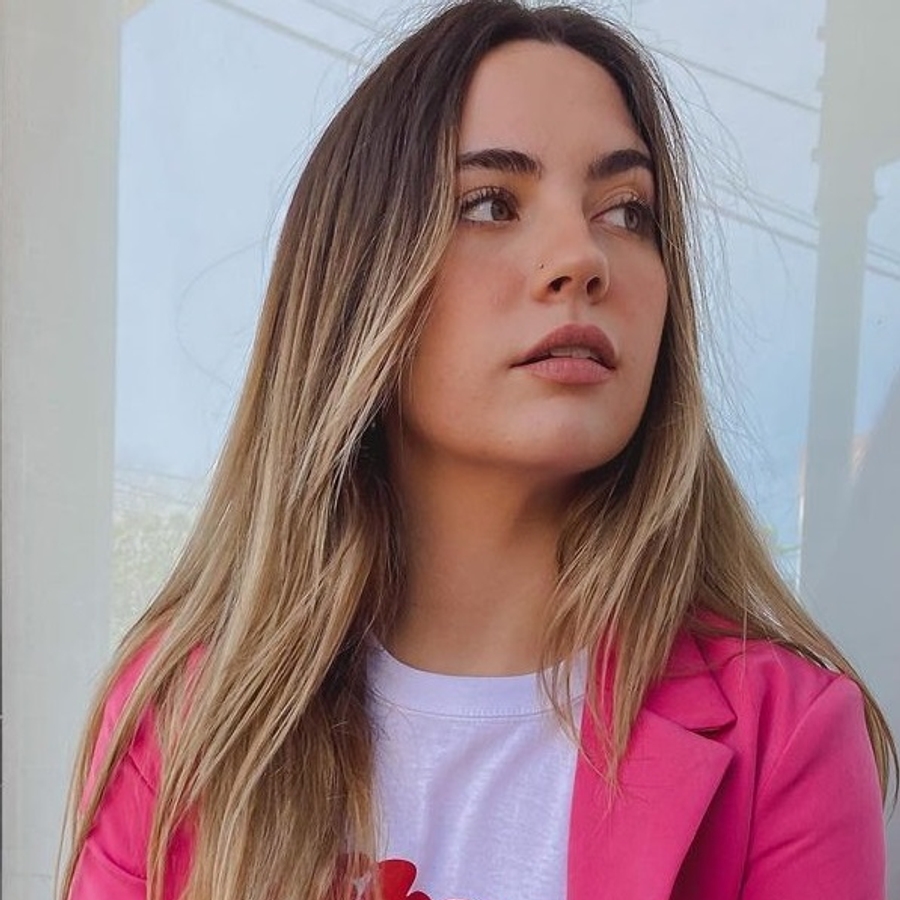 Flor Cagnasso, 26 (Instagram Star)