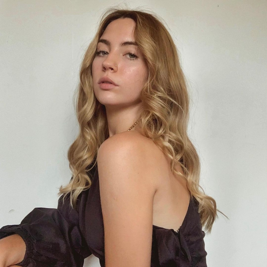 Flor Cagnasso, 26 (Instagram Star)