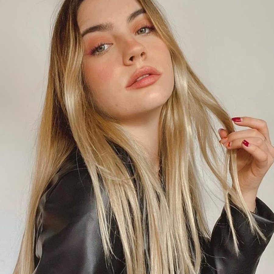 Flor Cagnasso, 26 (Instagram-ster)