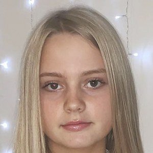 Floral Louisa, 21 (Star di YouTube)