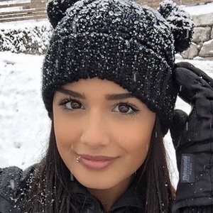 Florina Perez, 27 (YouTube明星)