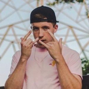 FlyyDoesYT, 26 (YouTube Star)