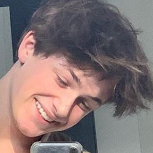 ForeverFoster, 21 (Estrella de TikTok)