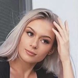 FoxKirsten, 27 (YouTube Star)