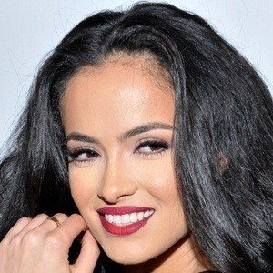 Franciele Medeiros, 36 (Instagram明星)