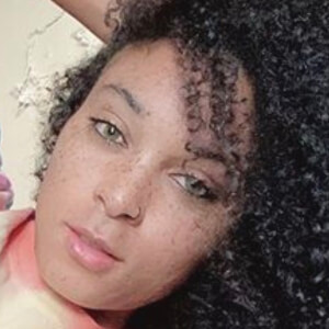 Frecklefacemomo, 38 (Звезда Тиктока)