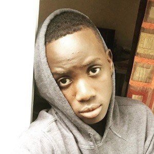 Fred Tumwesigye, 22 (Vũ công)