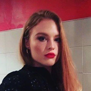 Freya Ridings, 31 (流行歌手)